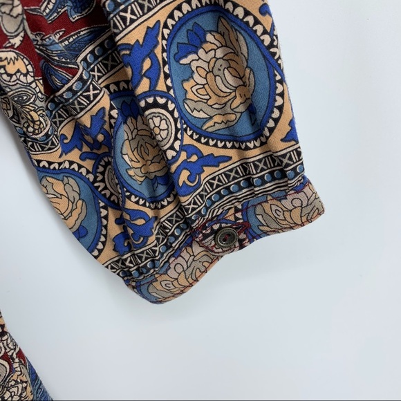 Lucky Brand women’s floral knit shirt, red/blue, medium - Picture 9 of 9